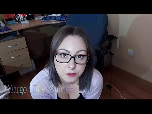 ❤️ Nwatakịrị nwanyị sexy nwere ugegbe na-eme Dildo nke ukwuu na igwefoto ❤️ Anal video ﹏